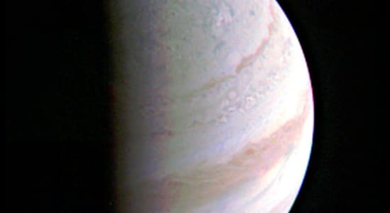 Le premier survol de Juno au dessus de Jupiter réussi
