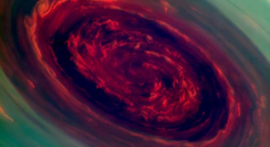 Ouragan sur Saturne