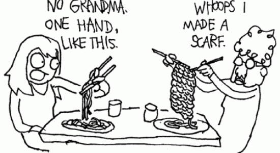 Grandma mange des pâtes [Knitting on spaghettis/noodles]
