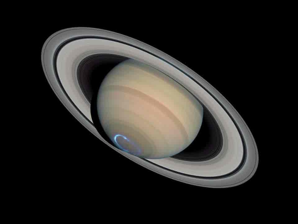 Aurore boréale sur Saturne