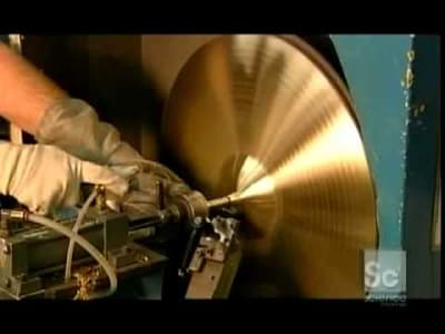 How Cymbals are Made, usinage et musique réunie