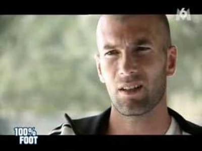 Zidane fait une blague.