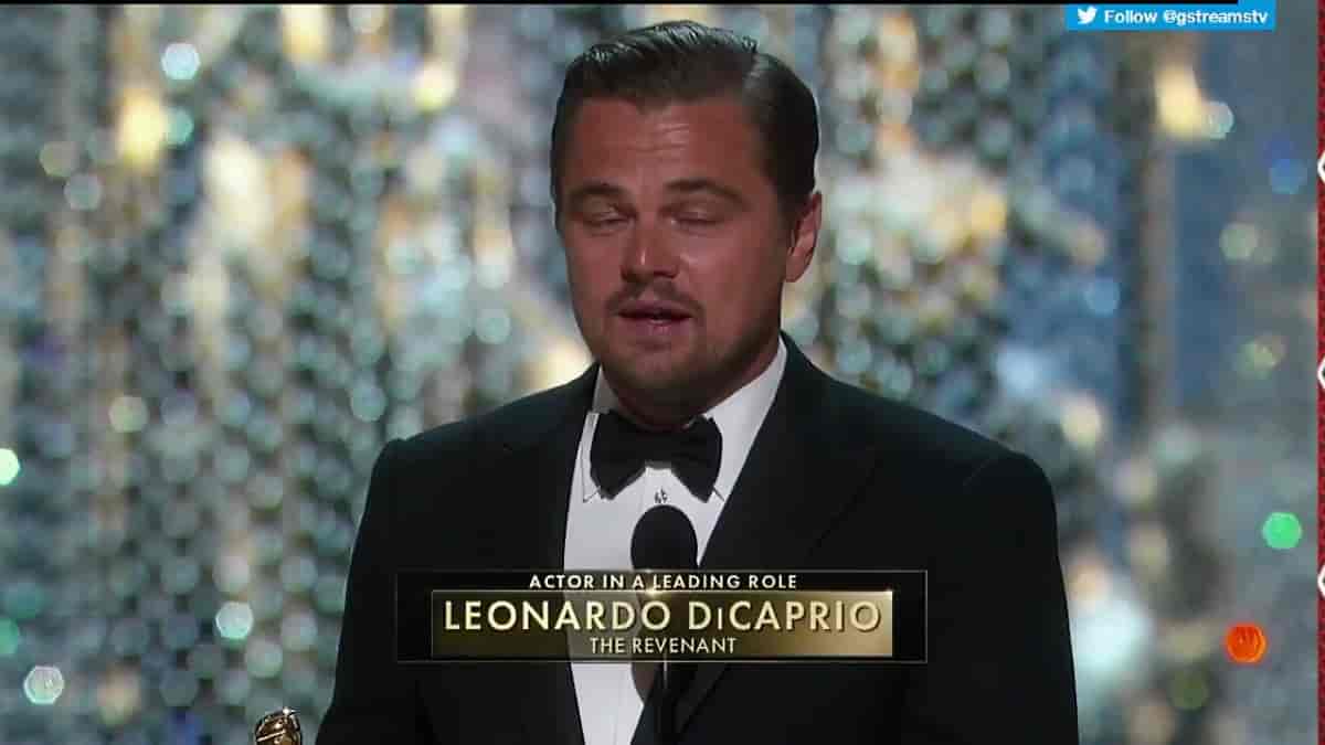 Dicaprio obtient l'Oscar du meilleur acteur. 