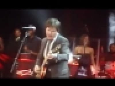Michael J Fox Playing Live \"Johnny Be Good\"