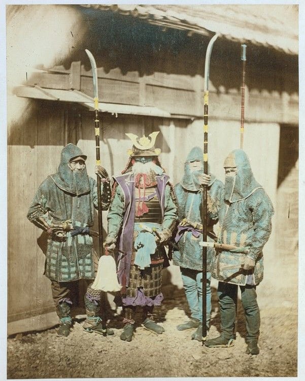 Auto chrome de commandant samuraï et ses combattants en armure. Japon,1870.