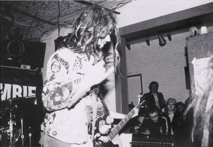 White Zombie a Seattle en 1988 avec Kurt Cobain au fond, dans le public...