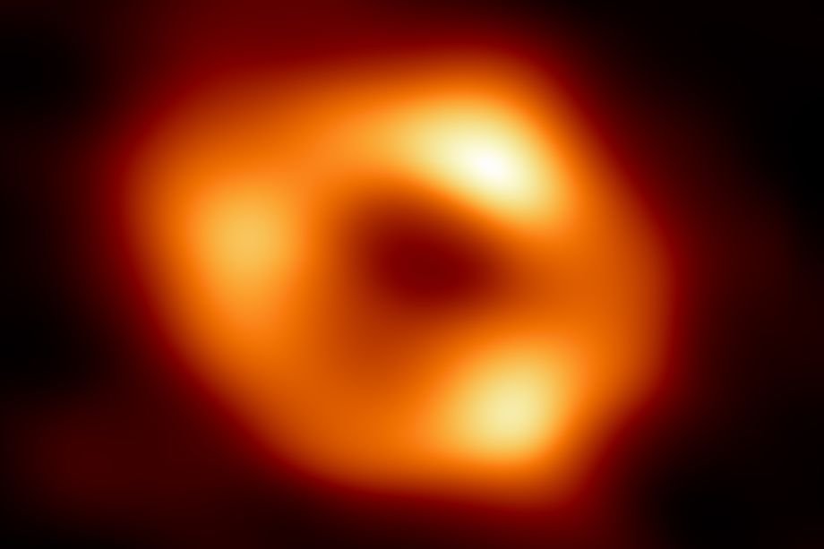 Première photo du trou noir au centre de notre galaxie