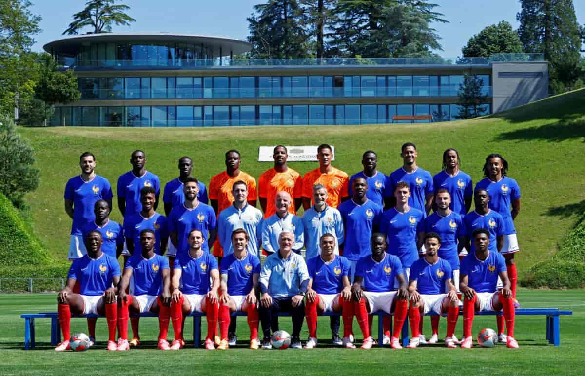 Les Bleus dévoilent la photo officielle de l’équipe de France pour l'Euro 2024