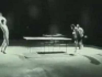 Bruce Lee fait du ping pong !