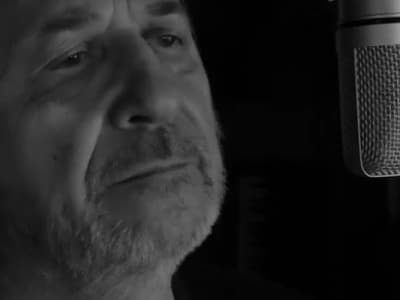 Gérard Loussine - La Douleur Fait Moins Mal Que La Fin (clip officiel) extrait de l'album Loussine In The Sky With