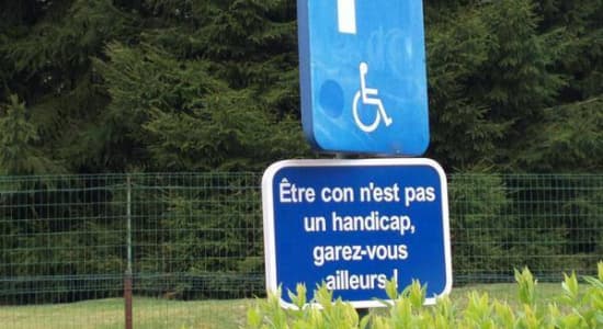 Les places handicapées...