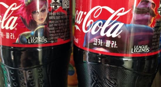 Des canettes et bouteilles de Coca Cola aux couleurs de LoL?