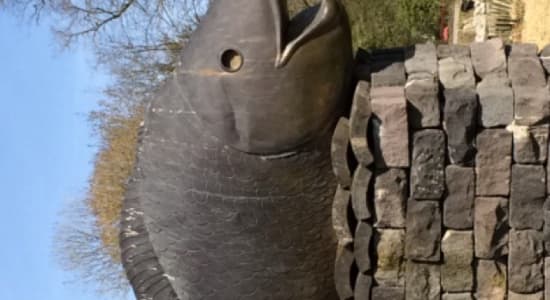 La statue du poisson le plus heureux du monde