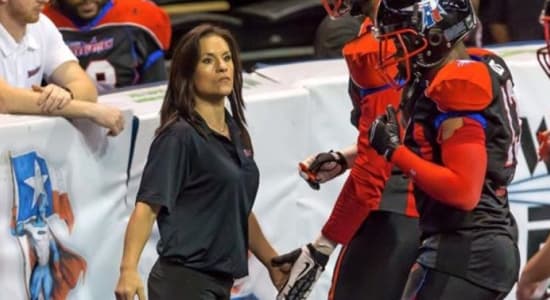 Jen Welter Premiere coach NFL feminine