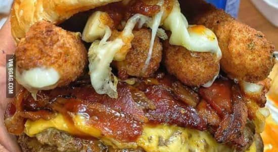 Un cheeseburger double bacon et une grande crise cardiaque