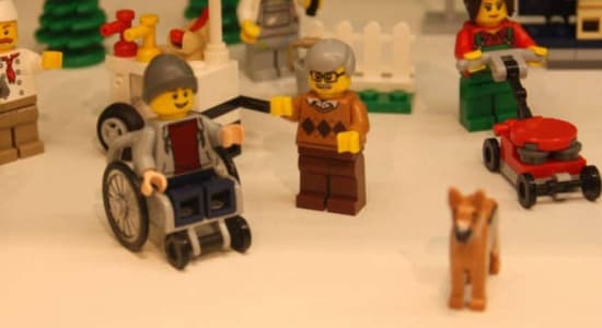 Lego a dévoilé sa première figurine handicapée !
