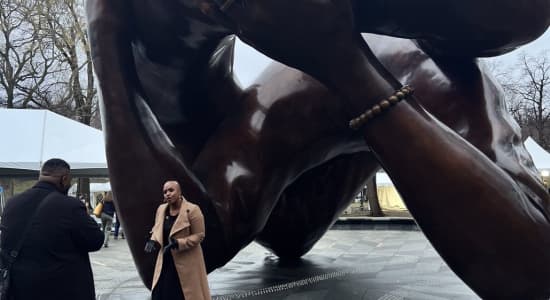Voici la sculpture qui vient d'être inaugurée à Boston en l'honneur de Martin Luther King