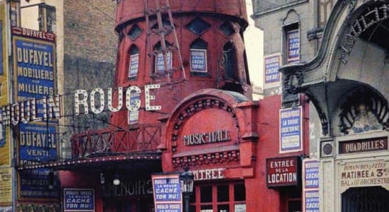 Le Moulin Rouge tel qu'il était à l'origine, en 1914 un an avant son incendie.