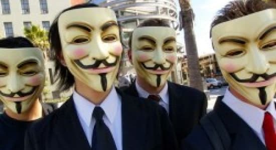 Anonymous VS pédophile.