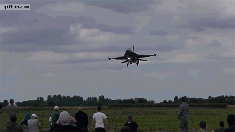 L'atterrissage d'un F-16