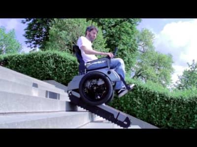 The Stairclimbing Wheelchair/ fauteuil roulant