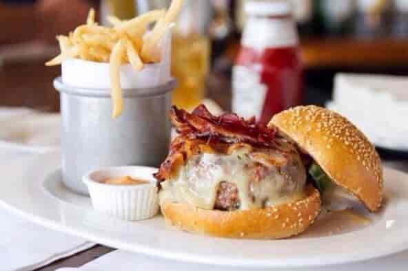 Bacon Burger &amp; Fries 