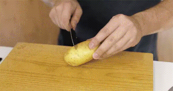 Comment peler une patate