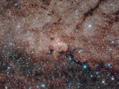 Nouvelle image d'Hubble du centre de la Voie Lactée