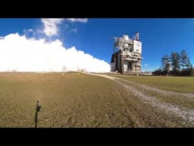 [NASA's Marshall Center] Fumée et Feu en vue a 360 degrés du test du moteur RS-25