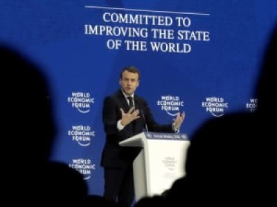 Le double discours de Macron a Davos