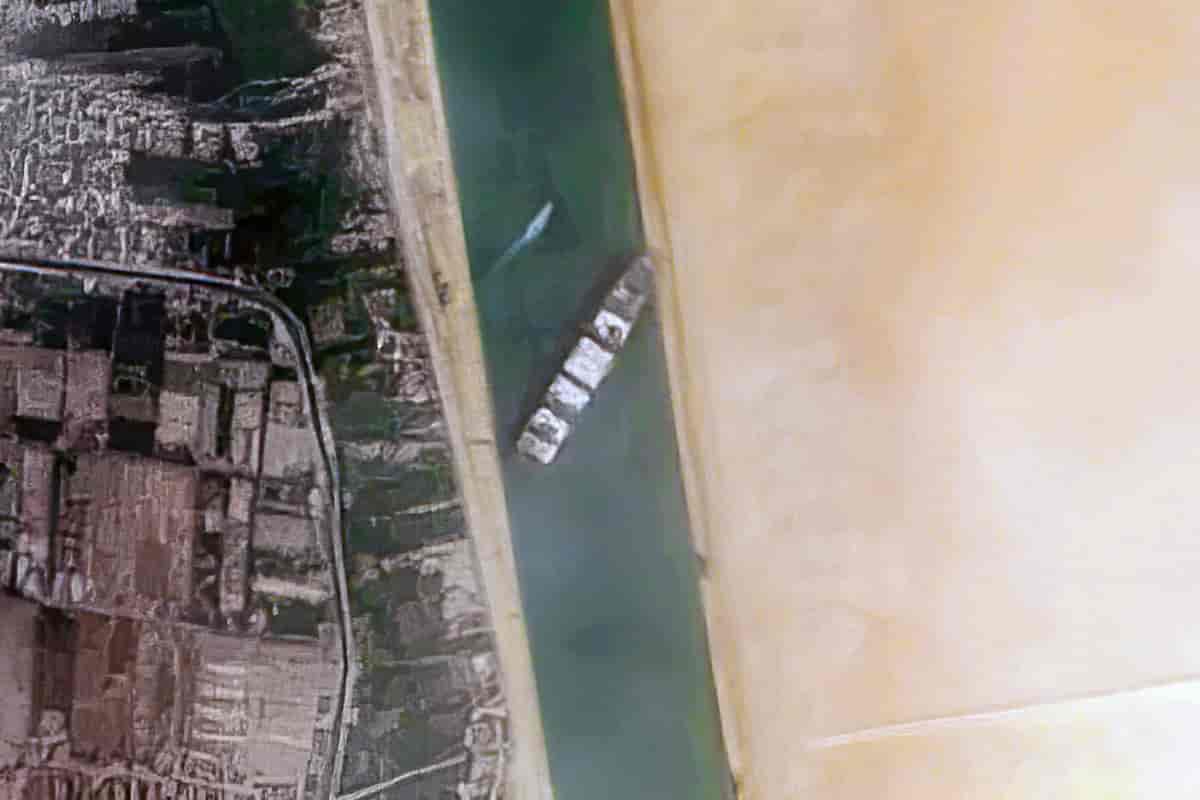 Un immense porte-conteneurs bloque le canal de Suez et une partie de l'économie mondiale !