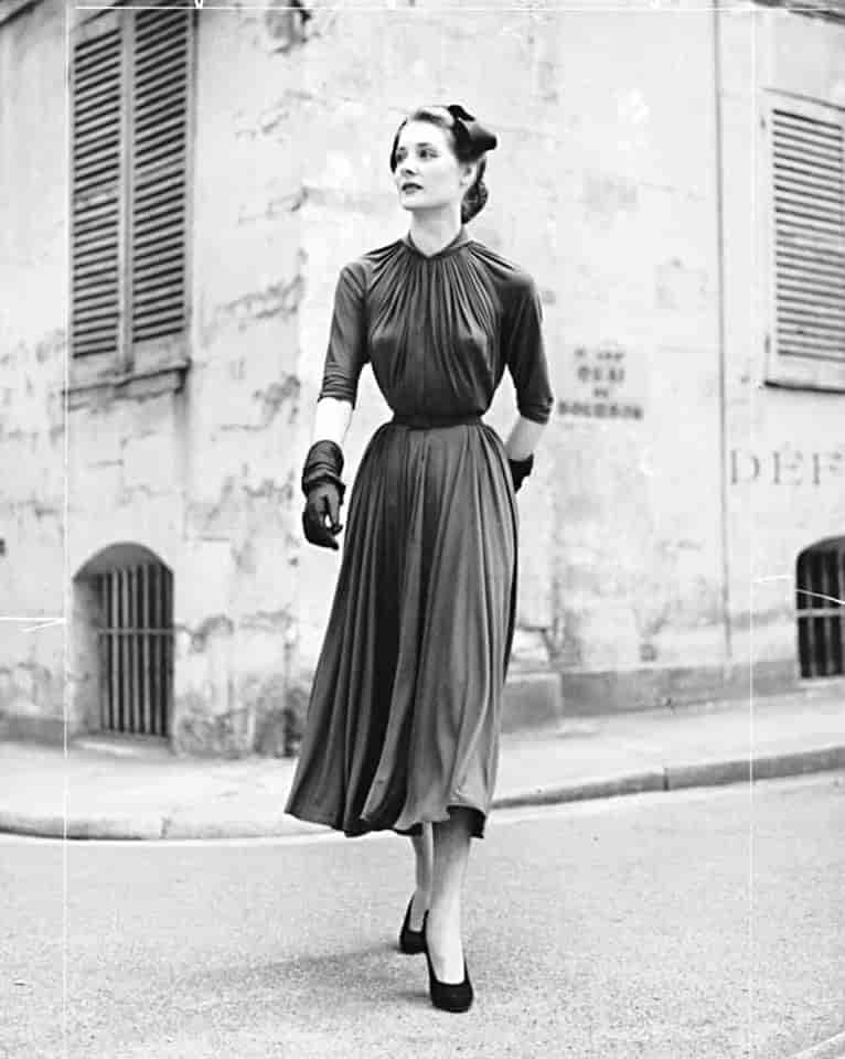 La Parisienne par Jean Moral. 1954