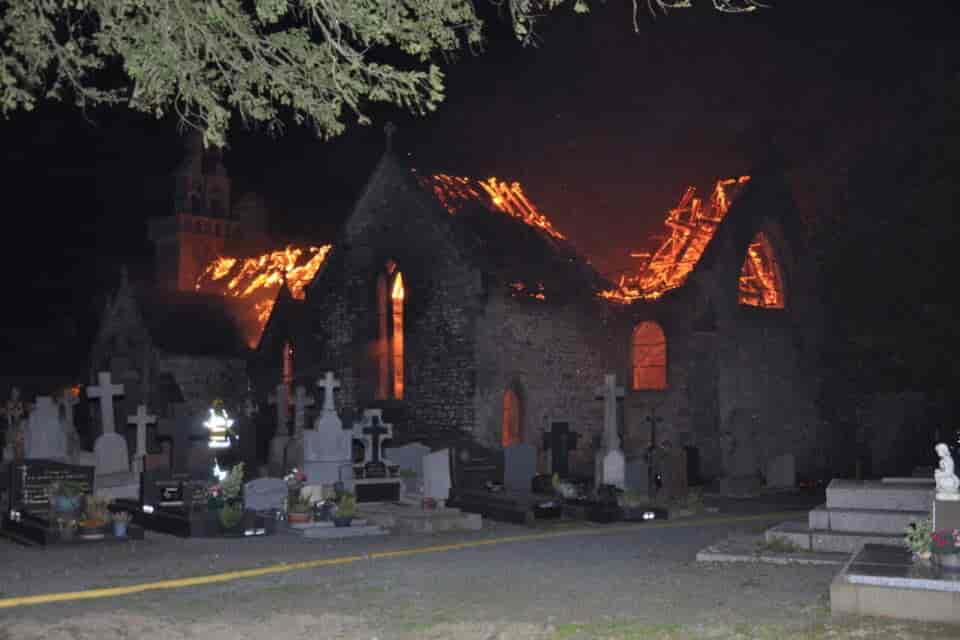L'église de Bringolo a brûlée lundi 8 avril... C'est une tristesse pour notre patrimoine historique.