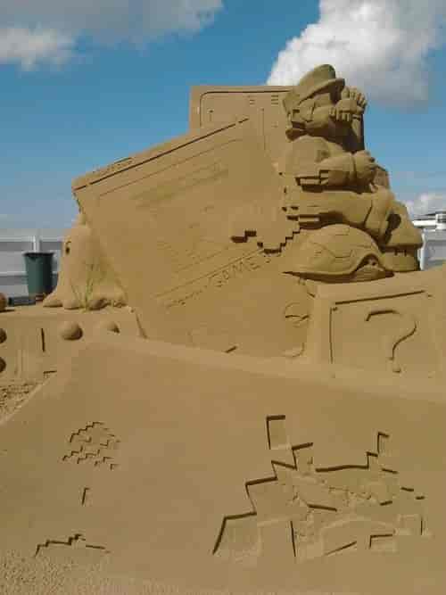 Sculpture de Mario en sable 