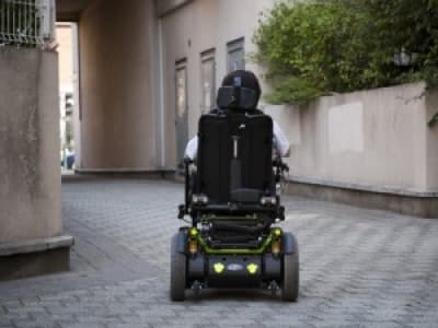 Nord: Une handicapée en fauteuil tabassée en voulant protéger son fils