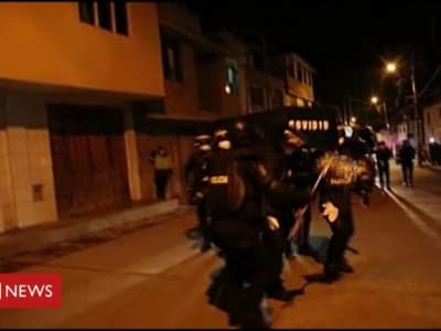 La police de Cajamarca (Pérou) a trouvé la méthode pour garder les gens chez eux.