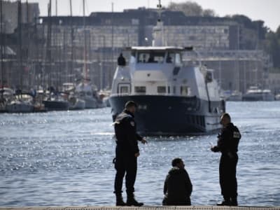 Deux policiers condamné à de la prison ferme suite à une arrestation violente à Marseille.
