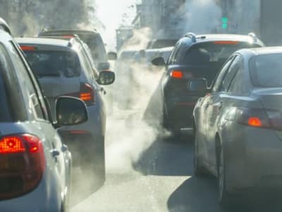 Le Conseil d'État a ordonné au gouvernement de prendre des mesures pour réduire la pollution de l'air dans plusieurs villes et régions, sous peine d'une astreinte record de 10 millions d'euros par semestre de retard.