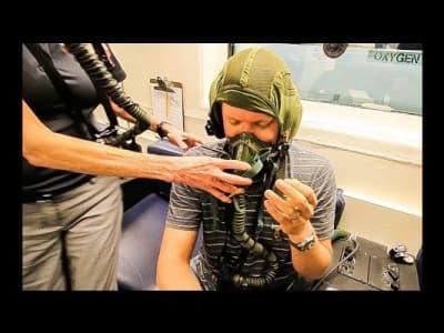 Les effets de l'hypoxie - Pourquoi mettre son masque à oxygène avant d'aider les autres dans un avion
