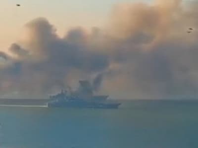 Un navire russe touché par un missile balistique