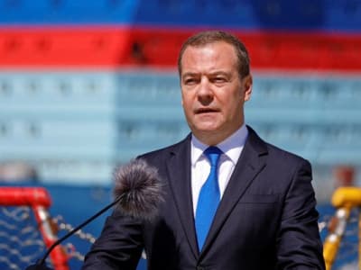 Medvedev brandit la menace nucléaire envers une condamnation de la CPI
