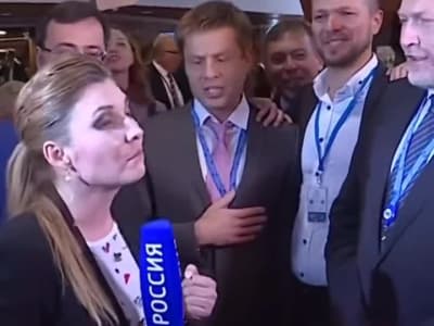 Cocasse: 2018, Olga Skabeyeva, propagandiste Russe essaye d'interviewer la délégation Ukrainienne en marge de l'Assemblée parlementaire du Conseil de l'Europe. (avec le son)