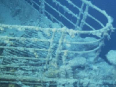 Titanic : un sous-marin touristique porté disparu, des recherches sont en cours